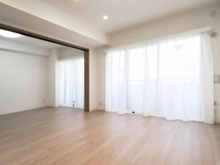 【東京都/葛飾区東四つ木】ライオンズマンション葛飾渋江公園 リビング・ダイニング：（奥）洋室