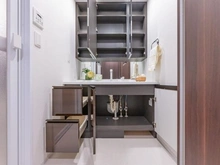 【東京都/江戸川区本一色】レーベン新小岩 innovia 洗面室：収納