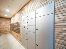 【東京都/江戸川区北小岩】ライオンズ北小岩レジデンス 宅配BOX：奥にメールBOX