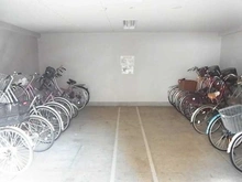 【東京都/足立区六月】日神パレステージ竹ノ塚第2 駐輪場：別途使用料がかかります。