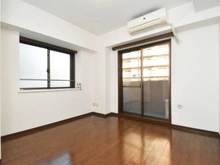 【東京都/調布市染地】フォルスコート調布染地公園 洋室：約6.1帖