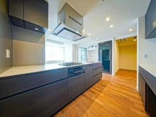 【東京都/港区高輪】高輪ザ・レジデンス キッチン：※写真は空室時のものになりますので現況と異なる可能性がございます。