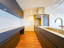 【東京都/港区高輪】高輪ザ・レジデンス キッチン：※写真は空室時のものになりますので現況と異なる可能性がございます。