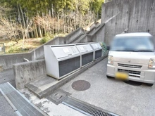 【東京都/日野市三沢】ファミール高幡不動 共用部：ゴミ置き場