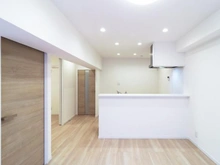 【東京都/府中市住吉町】府中住吉町住宅1号棟 LDK：（左奥）洋室