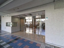 【東京都/多摩市関戸】ザ・スクエアA号棟 エントランス