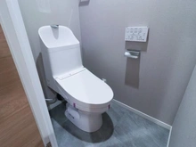 【東京都/多摩市関戸】ザ・スクエアA号棟 トイレ