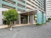 【東京都/多摩市連光寺】ライオンズ聖蹟桜ヶ丘パシーナ エントランス