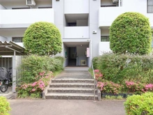 【東京都/八王子市南大沢】多摩ニュータウングリーンコープ南大沢団地1号棟 エントランス