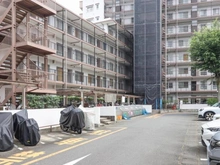 【東京都/府中市押立町】コープ府中武蔵野台1号棟 敷地内