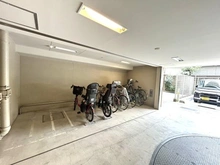 【東京都/府中市八幡町】ベルジュール府中III 駐輪場