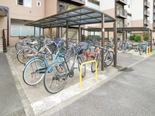 【東京都/狛江市東野川】狛江ハイタウン2号棟 駐輪場