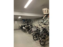 【神奈川県/川崎市中原区上平間】クレッセント新川崎エグゼ 駐輪場