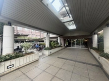 【東京都/府中市白糸台】府中武蔵野台グランドハイツ アプローチ