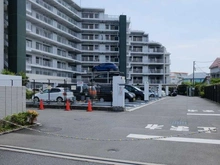 【東京都/府中市是政】ルイシャトレ府中是政 駐車場