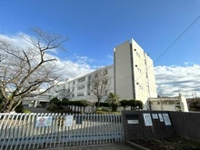 【東京都/多摩市連光寺】ライオンズ聖蹟桜ヶ丘パシーナ 多摩市立多摩中学校（現地より約822m）