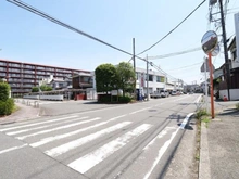 【神奈川県/横浜市栄区長沼町】恒陽戸塚マンション 前面道路