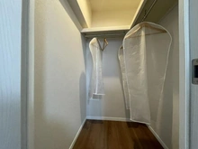 【神奈川県/横浜市保土ケ谷区権太坂】コスモ保土ヶ谷グリーンプラザ 収納：洋室約6.0帖ウォークインクローゼット内