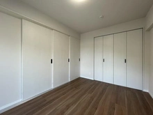 【神奈川県/横浜市保土ケ谷区権太坂】コスモ保土ヶ谷グリーンプラザ 収納：洋室約5.8帖