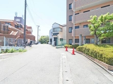 【神奈川県/横浜市旭区市沢町】フローレンスパレス左近山 前面道路