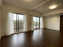 【神奈川県/横浜市戸塚区上矢部町】ラムーナ横浜戸塚 スカイリッジ　F棟 リビング：奥　洋室約6.0帖