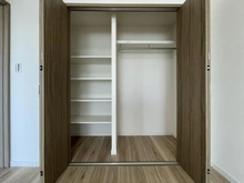 【神奈川県/横浜市戸塚区品濃町】ニューシティ東戸塚 東の街四号館 収納：洋室約9.0帖