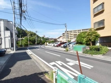 【神奈川県/横浜市戸塚区戸塚町】クリオ戸塚六番館 前面道路