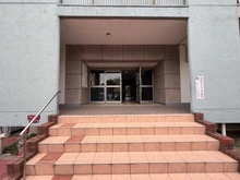 【神奈川県/横浜市戸塚区深谷町】市ドリームハイツ 四号棟 アプローチ