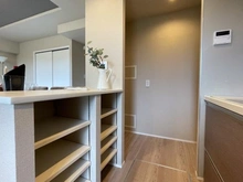 【神奈川県/横浜市戸塚区上倉田町】ライオンズガーデンシティ戸塚 キッチン：奥　収納スペース