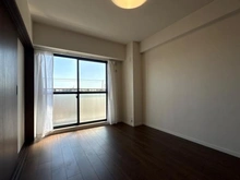 【神奈川県/横浜市戸塚区平戸】アークハイム東戸塚 洋室：バルコニー側　約6.0帖