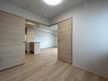 【神奈川県/横浜市戸塚区戸塚町】ブランズ戸塚 洋室：奥LDK