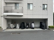 【神奈川県/横浜市戸塚区戸塚町】ブランズ戸塚 バイク置き場