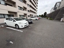 【神奈川県/横浜市戸塚区原宿】コスモ戸塚ルミネンス 駐車場