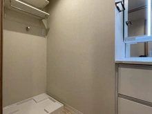 【神奈川県/横浜市保土ケ谷区今井町】ヴィルヌーブ保土ヶ谷 洗面所：洗濯機置場