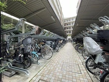 【神奈川県/横浜市戸塚区戸塚町】ザ・レジデンス戸塚 駐輪場