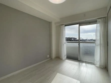 【神奈川県/横浜市戸塚区上矢部町】ベルメゾン東戸塚 洋室：約6.0帖