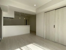 【神奈川県/横浜市戸塚区上矢部町】ベルメゾン東戸塚 LDK：左奥　洋室約6.0帖