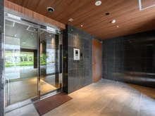 【神奈川県/横浜市戸塚区吉田町】ヴェレーナ戸塚グランガーデン エントランス