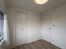 【神奈川県/横浜市戸塚区吉田町】戸塚サニーフラット 洋室：約4.5帖