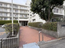 【神奈川県/横浜市戸塚区吉田町】戸塚サニーフラット アプローチ