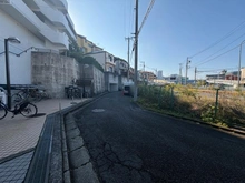 【神奈川県/横浜市保土ケ谷区狩場町】ベルウィル狩場 前面道路