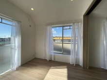 【神奈川県/横浜市戸塚区平戸町】東戸塚ヒミコマンション 洋室：約5.5帖
右　LDK