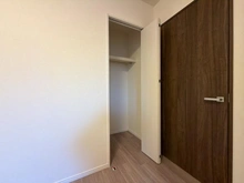 【神奈川県/横浜市保土ケ谷区権太坂】グレーシアテラス東戸塚 収納：洋室約5.5帖