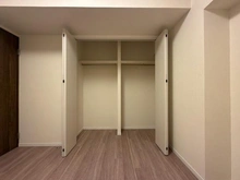 【神奈川県/横浜市保土ケ谷区権太坂】グレーシアテラス東戸塚 収納：サービスルーム(納戸)　約6.0帖