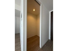 【神奈川県/横浜市保土ケ谷区権太坂】グレーシアテラス東戸塚 サービスルーム(納戸)：約0.9帖