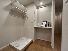 【神奈川県/横浜市戸塚区品濃町】ニューシティ東戸塚クレール丘の街 4号棟 洗濯機置き場