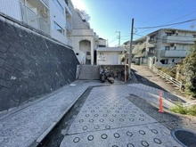 【神奈川県/横浜市保土ケ谷区西久保町】クリオ保土ヶ谷ライフテリア 前面道路