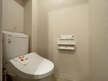 【神奈川県/横浜市戸塚区戸塚町】ベルシャトウ戸塚 壱番館 トイレ