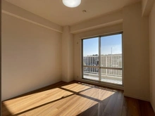 【神奈川県/横浜市戸塚区戸塚町】ベルシャトウ戸塚 壱番館 洋室：約6.1帖