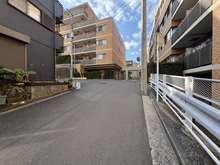 【神奈川県/横浜市港南区大久保】グレイスガーデン上大岡 前面道路